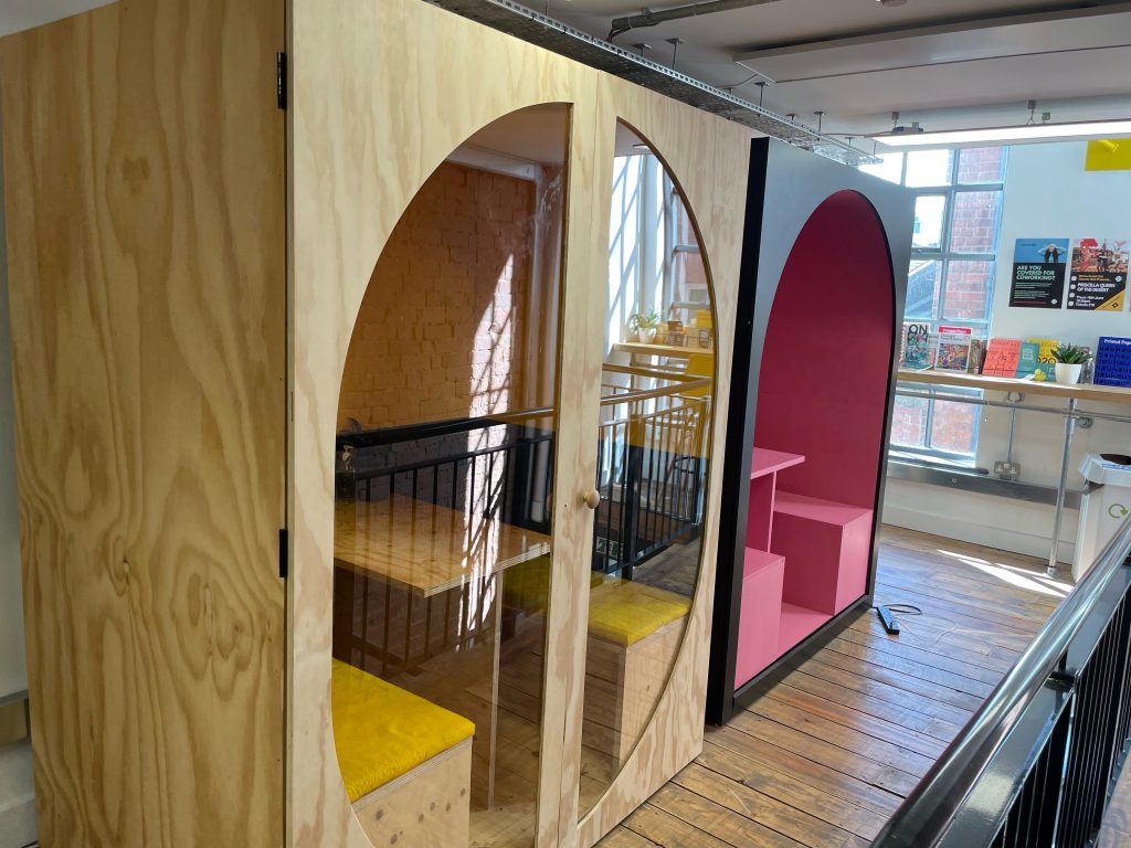 KNP | Midlands office meeting pods